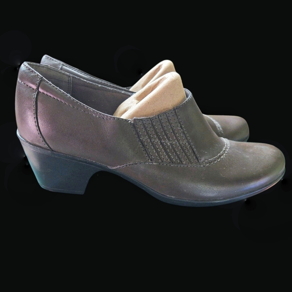 Clarks Grey Leather Slip-On Bootie Shoes. Size  9W US.